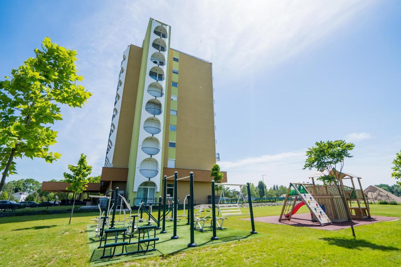 Csenge Apartman Siofok Exterior photo